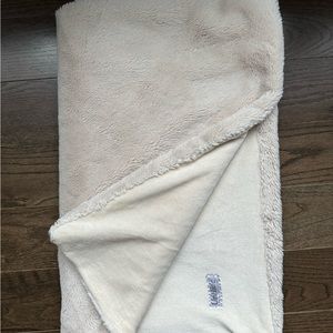 Unhide Lil’ Marsh Faux Fur Throw